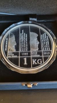 2019 Nationale één kilo herdenkingsmunt, Jubileumuitgifte 450 Jaar het Wilhelmus 1569 - 2019 Prins Willem van Oranje en Koning Willem-Alexander